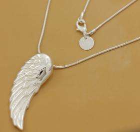 STUNNING SILVER ANGEL WING NECKLACE LOW LOW PRICE!!(3 - 5 DAYS LOCAL DELIVERY)